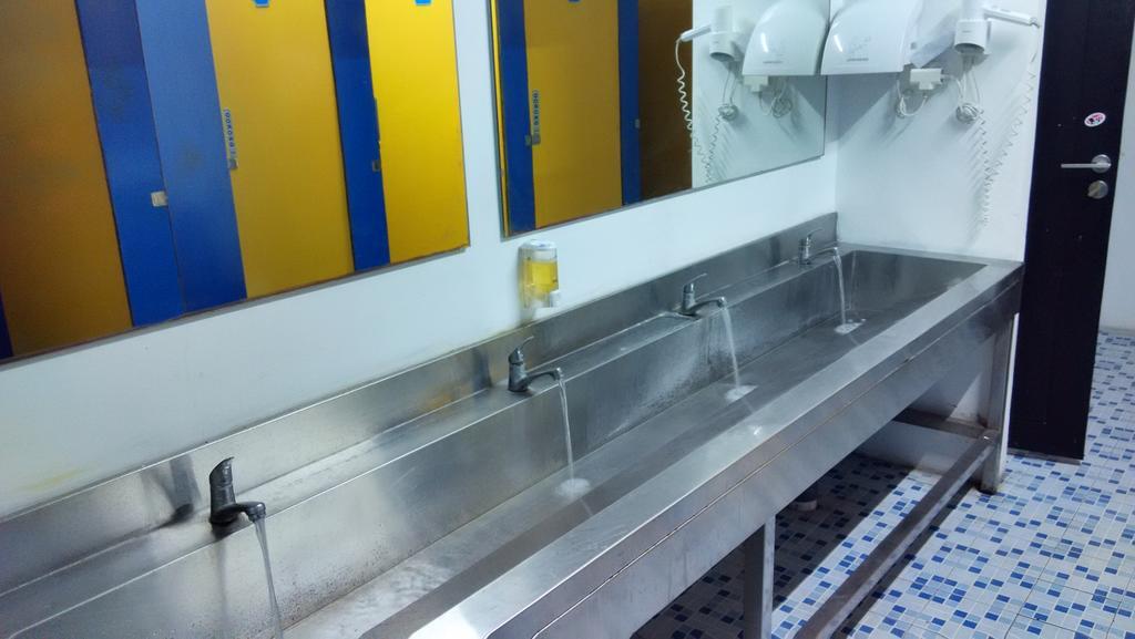 Cx Hostel Kuta Raya Екстер'єр фото