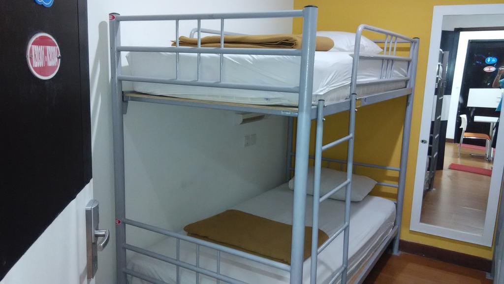 Cx Hostel Kuta Raya Екстер'єр фото