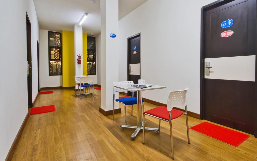 Cx Hostel Kuta Raya Екстер'єр фото
