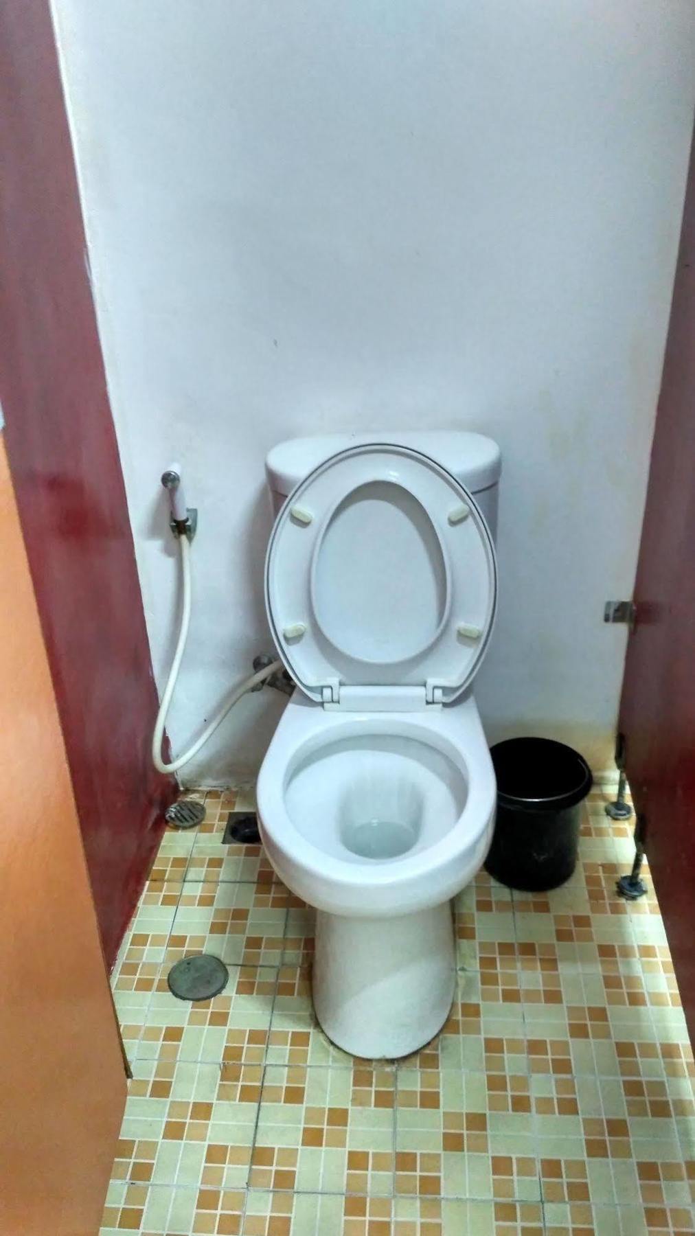 Cx Hostel Kuta Raya Екстер'єр фото