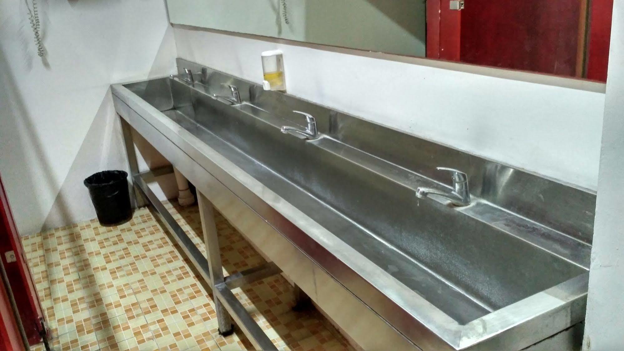 Cx Hostel Kuta Raya Екстер'єр фото