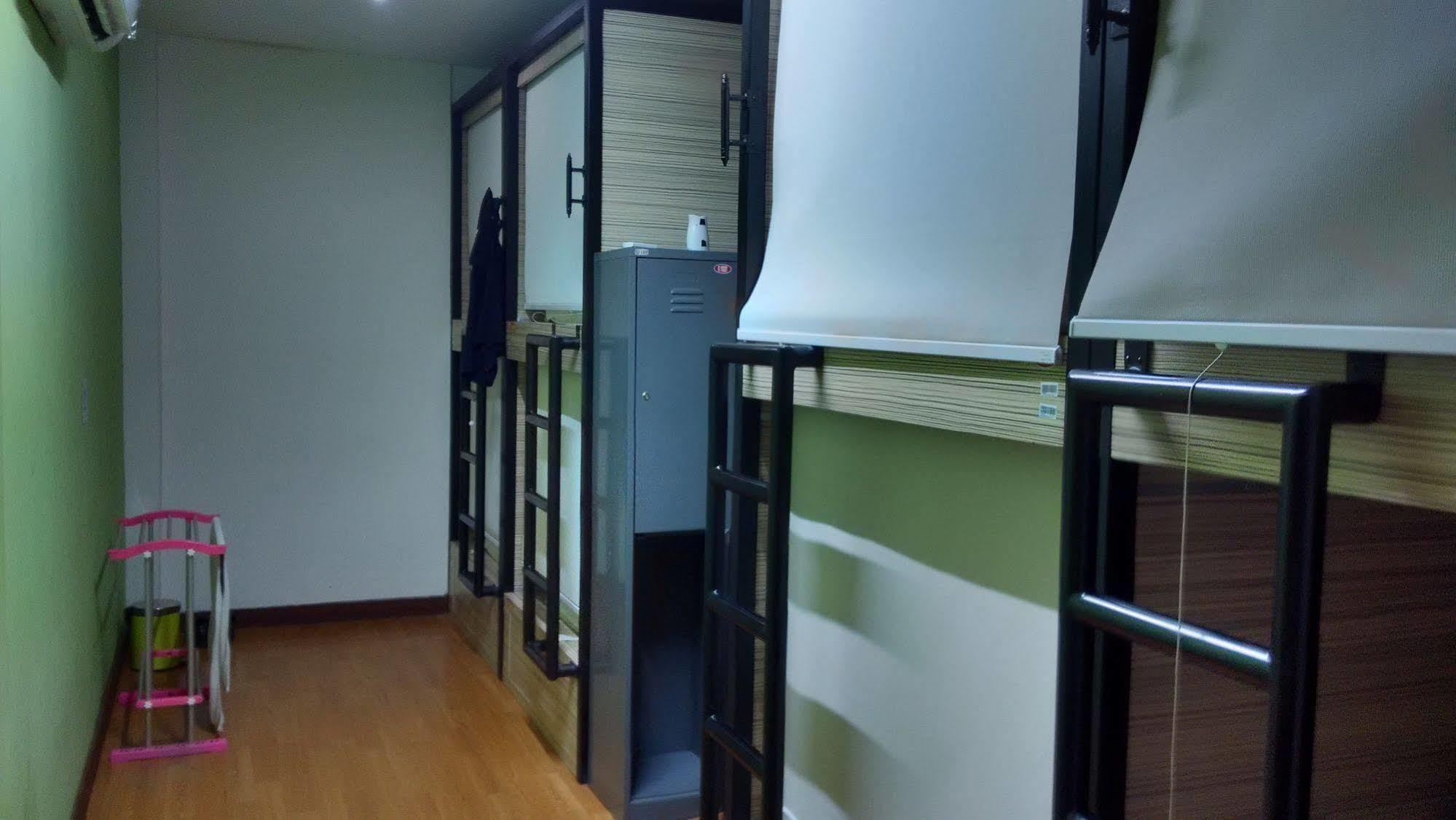 Cx Hostel Kuta Raya Екстер'єр фото