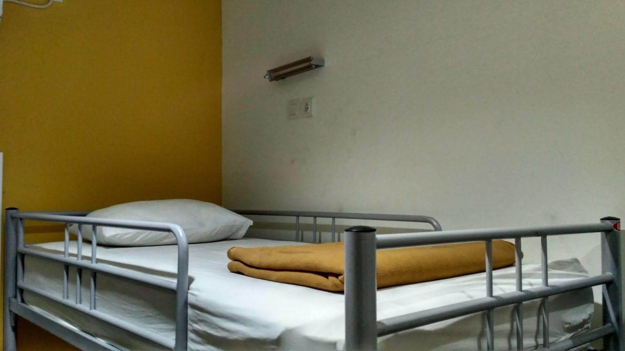 Cx Hostel Kuta Raya Екстер'єр фото