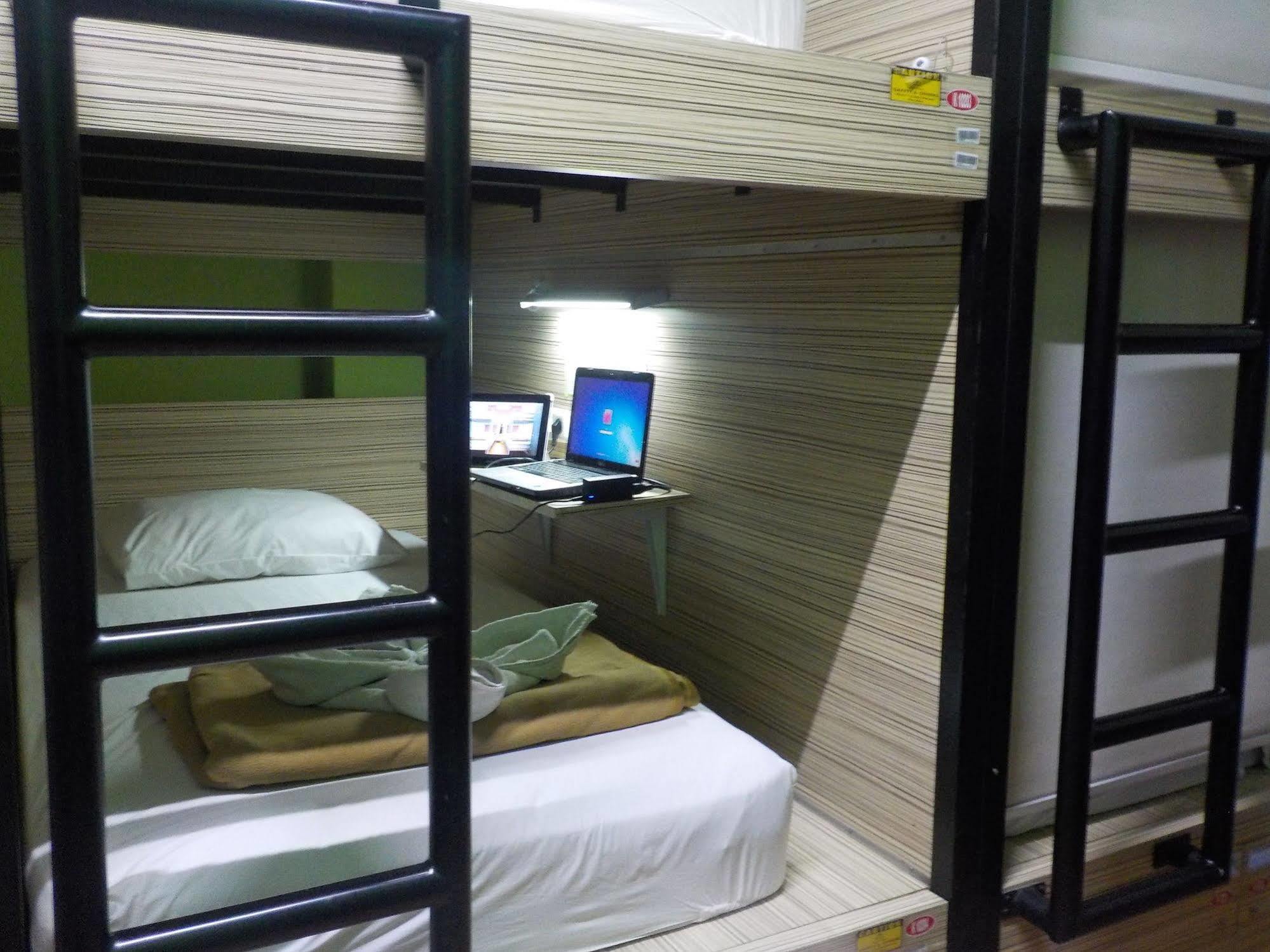 Cx Hostel Kuta Raya Екстер'єр фото