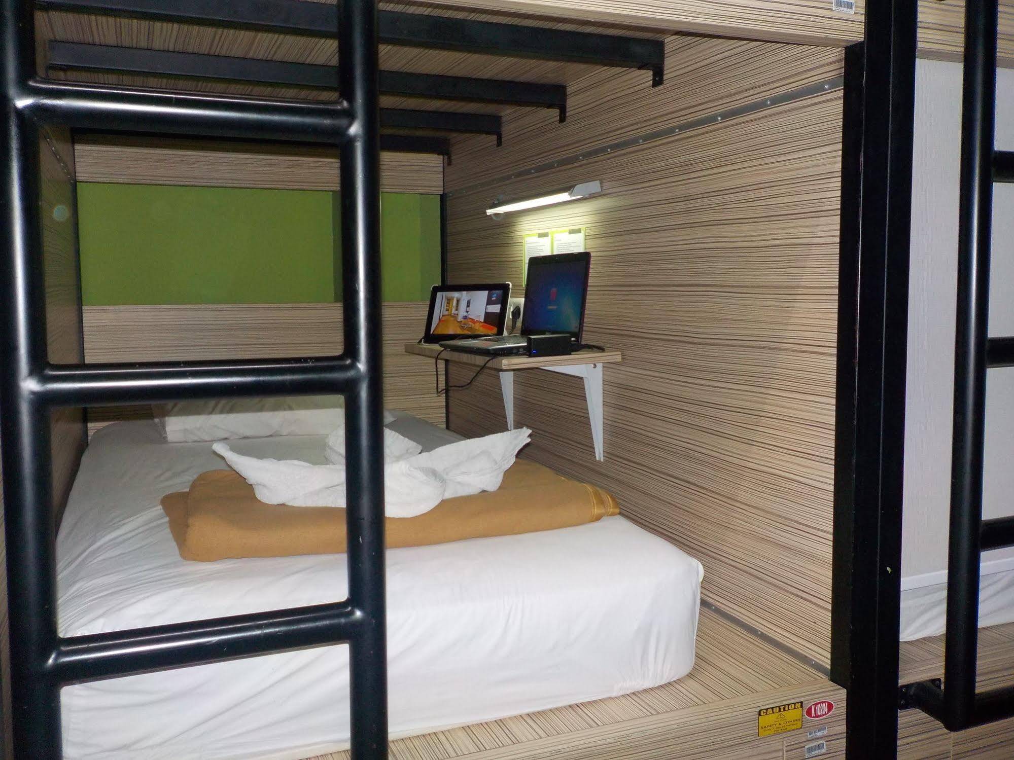 Cx Hostel Kuta Raya Екстер'єр фото